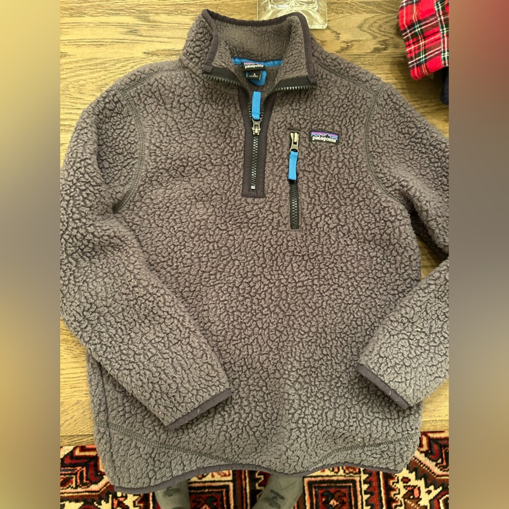 Like new Patagonia fleece pullover grey